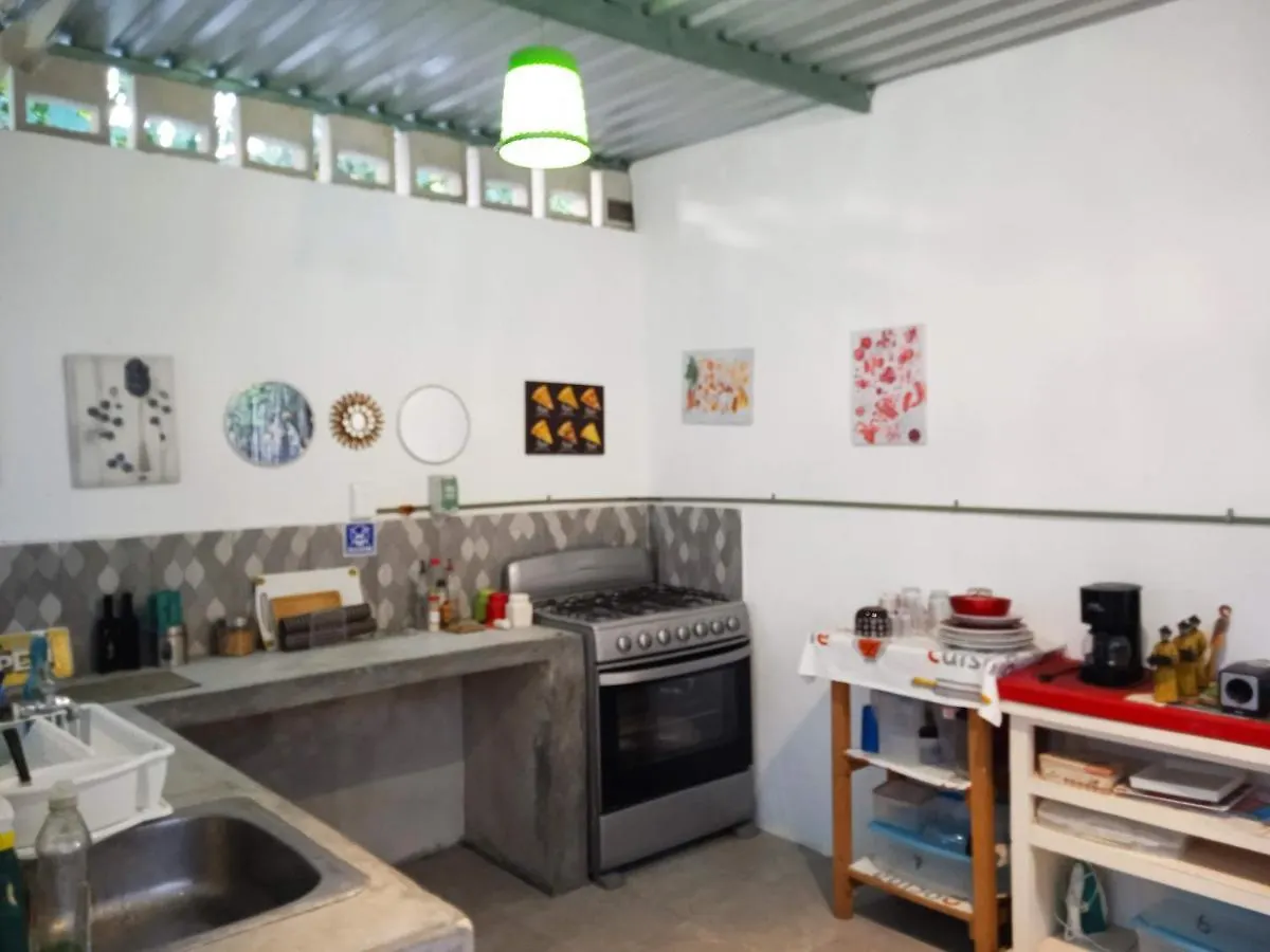 Room In Guest Room - Low Budget Small Room, With Wi-Fi Private Bathroom At Downtown Cancún Mexico